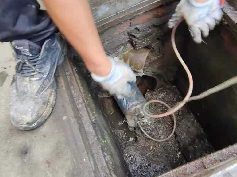 松江区九亭化粪池清理地下室排污