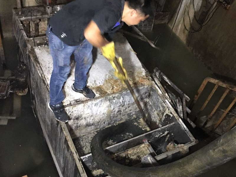 松江新浜专业化粪池清理抽粪吸抽粪人工捞化粪池